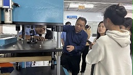 勁榮超聲波焊接機焊頭冷卻不良導致過熱損壞,為您提供一個維修方案