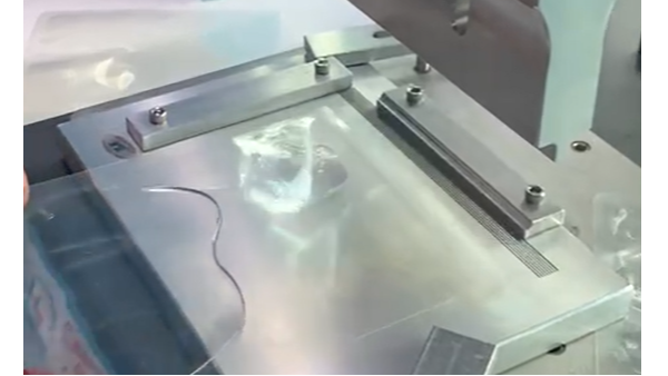 江門超聲波靈科超聲波焊接機(jī)在醫(yī)用包裝中的作用