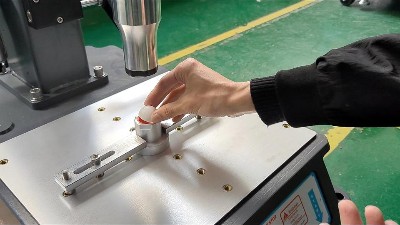 超聲波焊接機(jī)在ABS材質(zhì)小圓球玩具焊接應(yīng)用的技術(shù)詳解