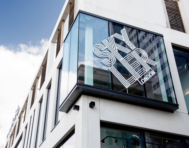 倫敦斯凱勒美發(fā)沙龍品牌設(shè)計(jì)和室內(nèi)空間設(shè)計(jì)