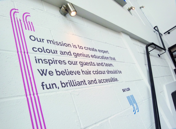 倫敦斯凱勒美發(fā)沙龍品牌設(shè)計(jì)和室內(nèi)空間設(shè)計(jì)