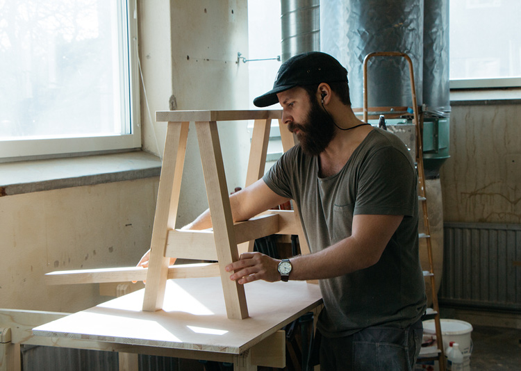 瑞典Tra木材加工公司logo設計案例