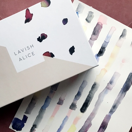 奢華的愛麗絲限量版產品包裝設計